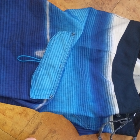 Blue swim shorts - Picture 5 of 5